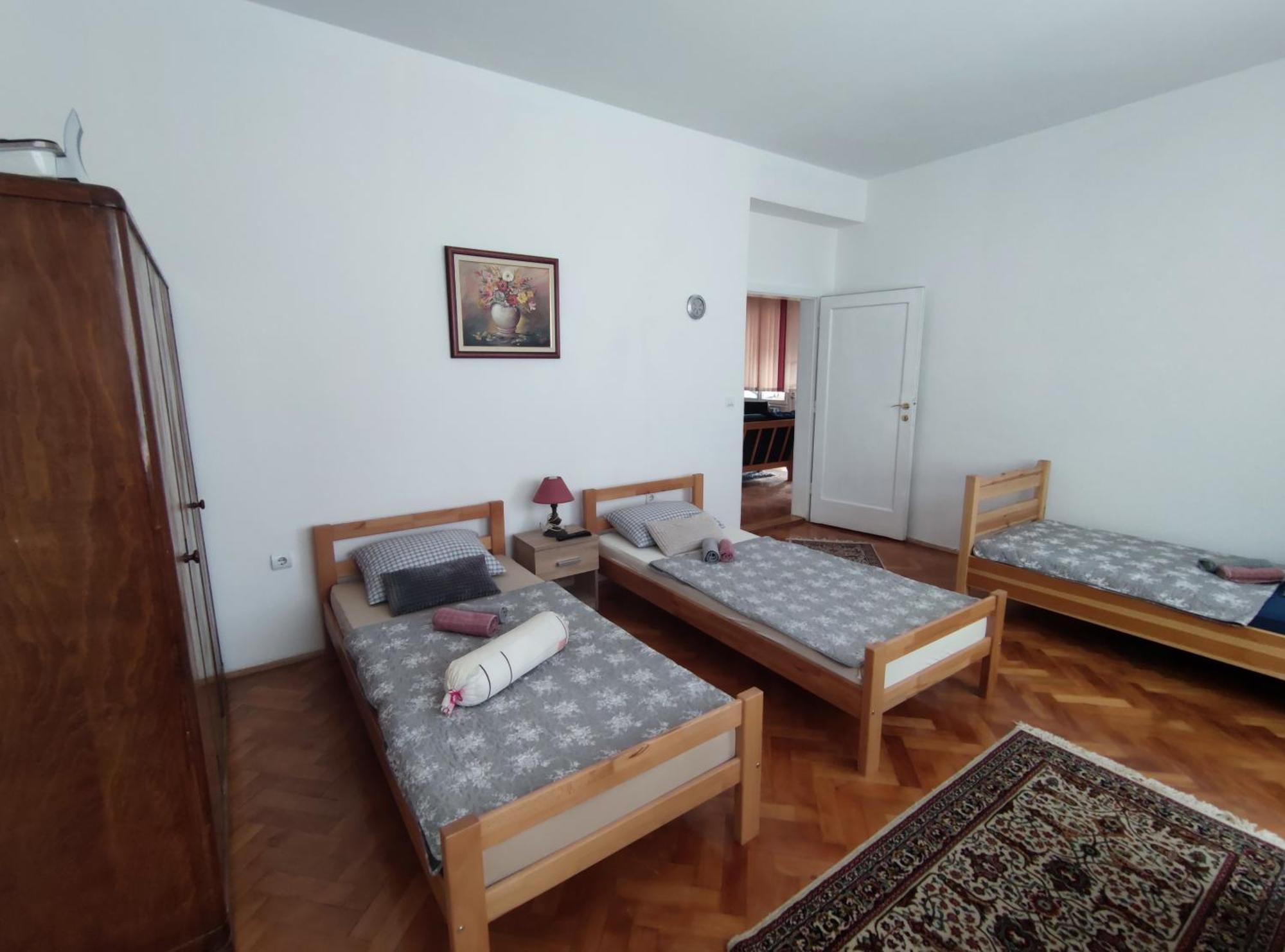 Ferienwohnung Trosoban Stan U Zenici Zenica Exterior foto