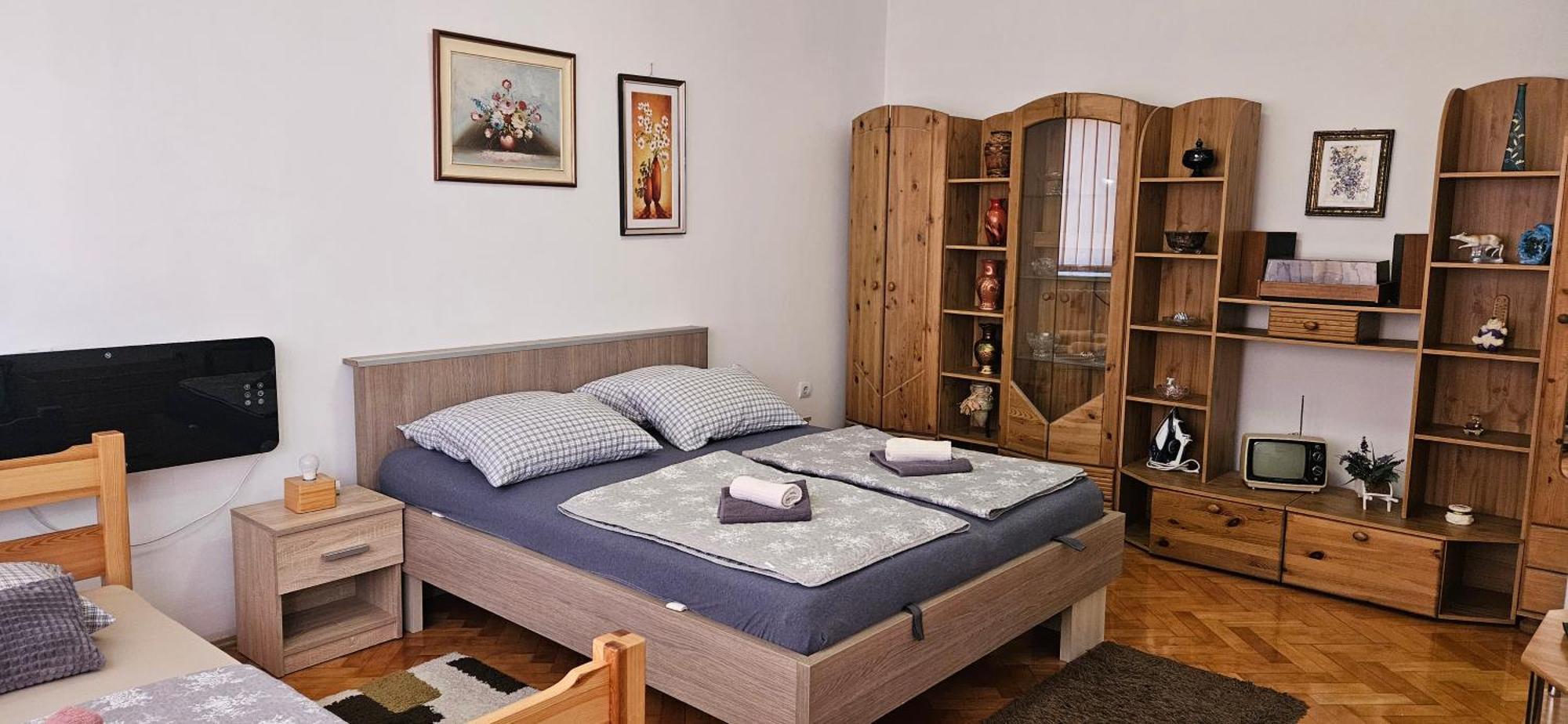 Ferienwohnung Trosoban Stan U Zenici Zenica Exterior foto