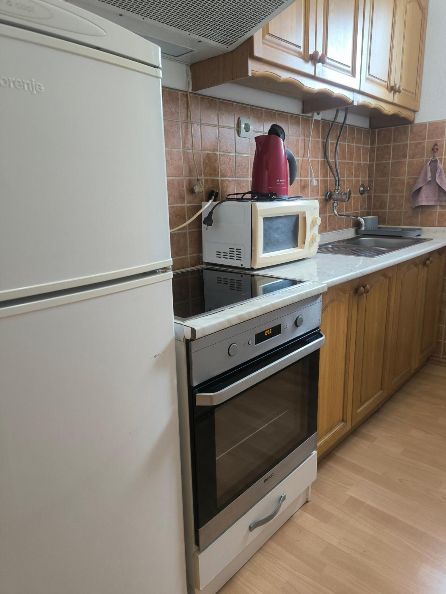 Ferienwohnung Trosoban Stan U Zenici Zenica Exterior foto