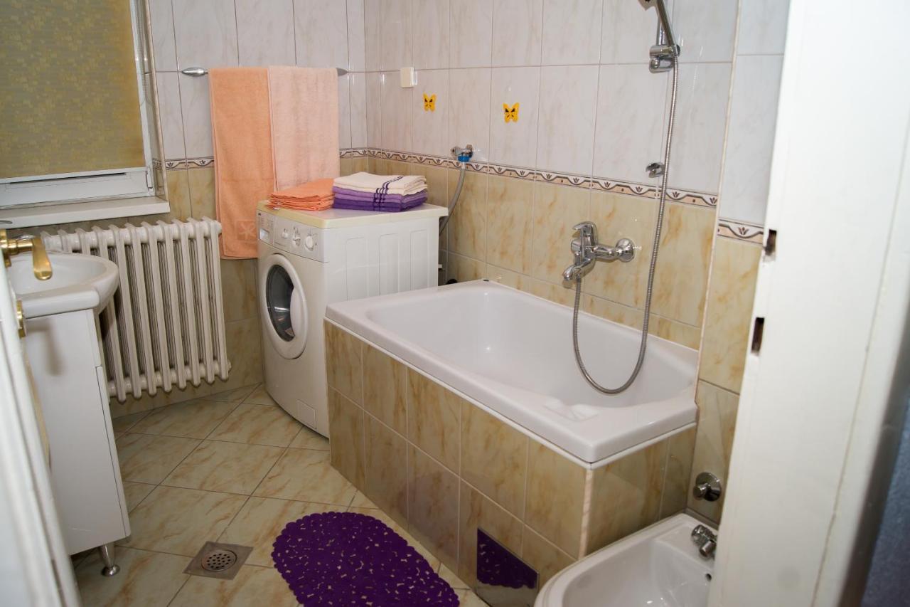 Ferienwohnung Trosoban Stan U Zenici Zenica Exterior foto