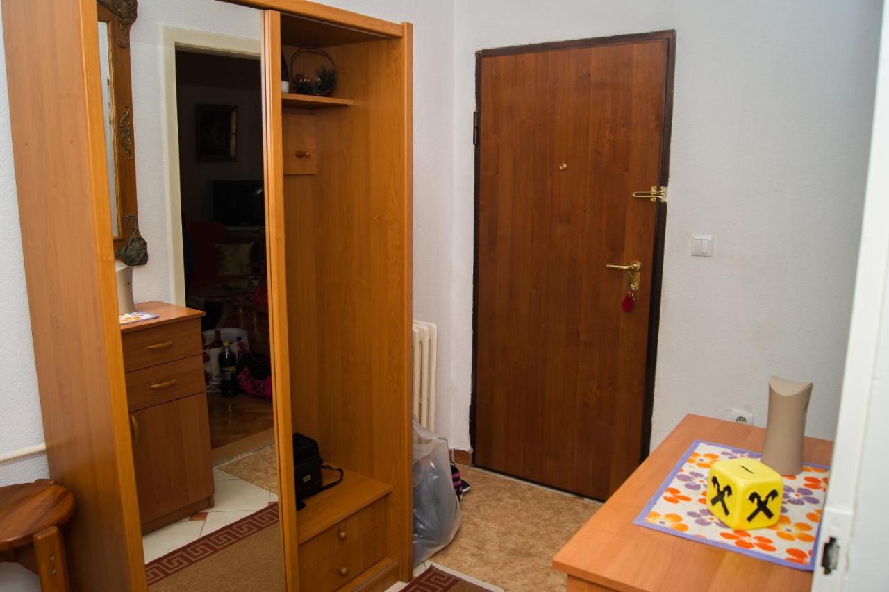 Ferienwohnung Trosoban Stan U Zenici Zenica Exterior foto