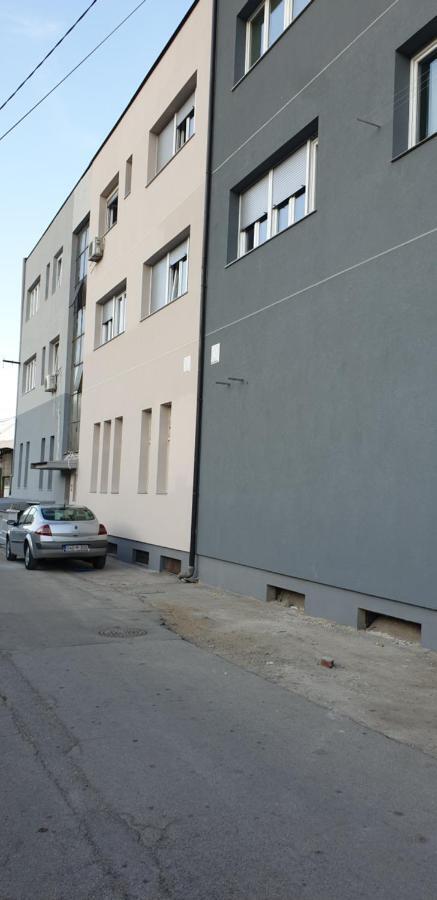 Ferienwohnung Trosoban Stan U Zenici Zenica Exterior foto